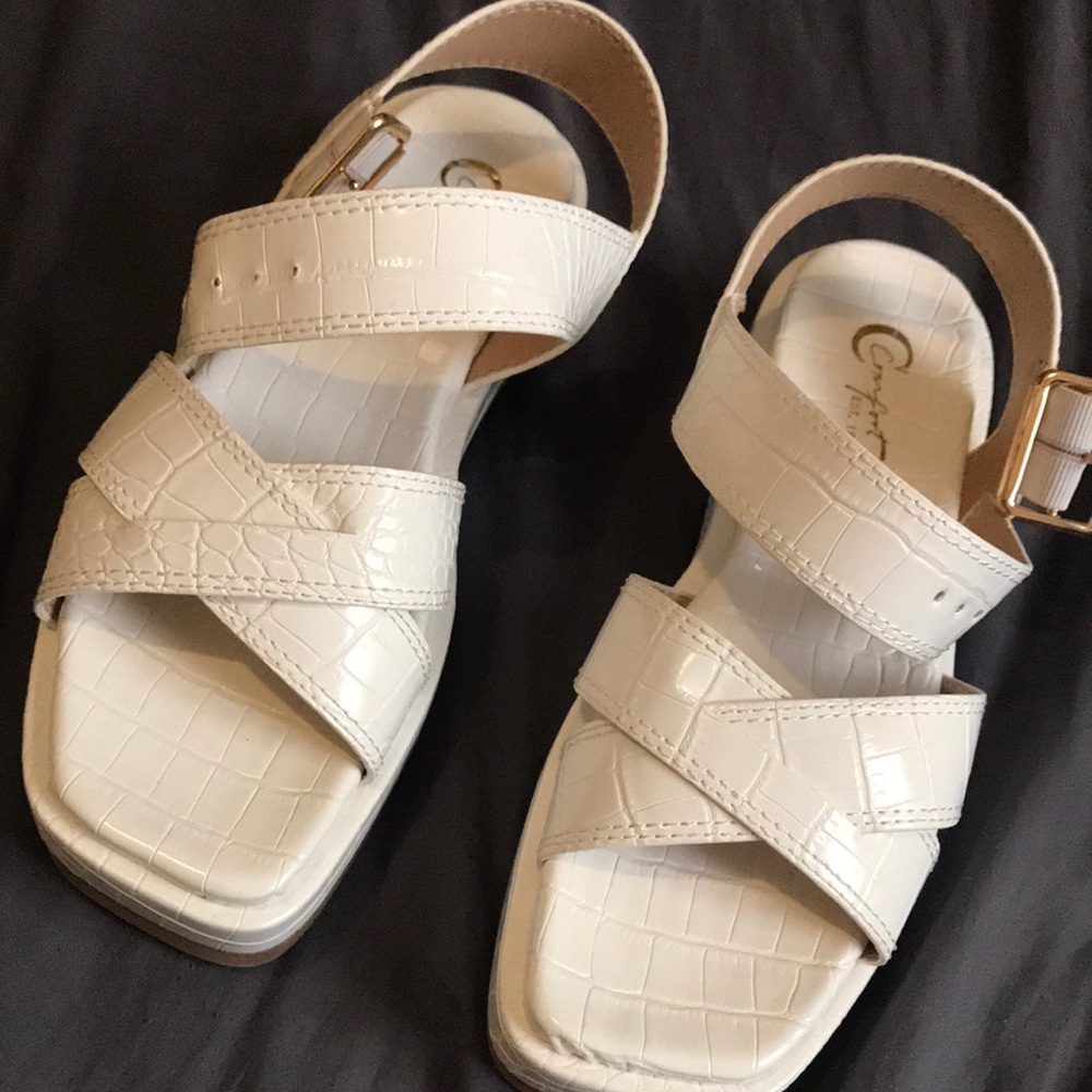Women's Cream Croc-Embossed Strappy Sandals White Size 7 Never worn Brand New